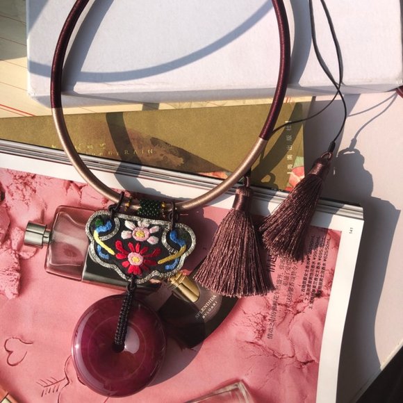 NWOT Middle Eastern Amber NecklaceBurgundy